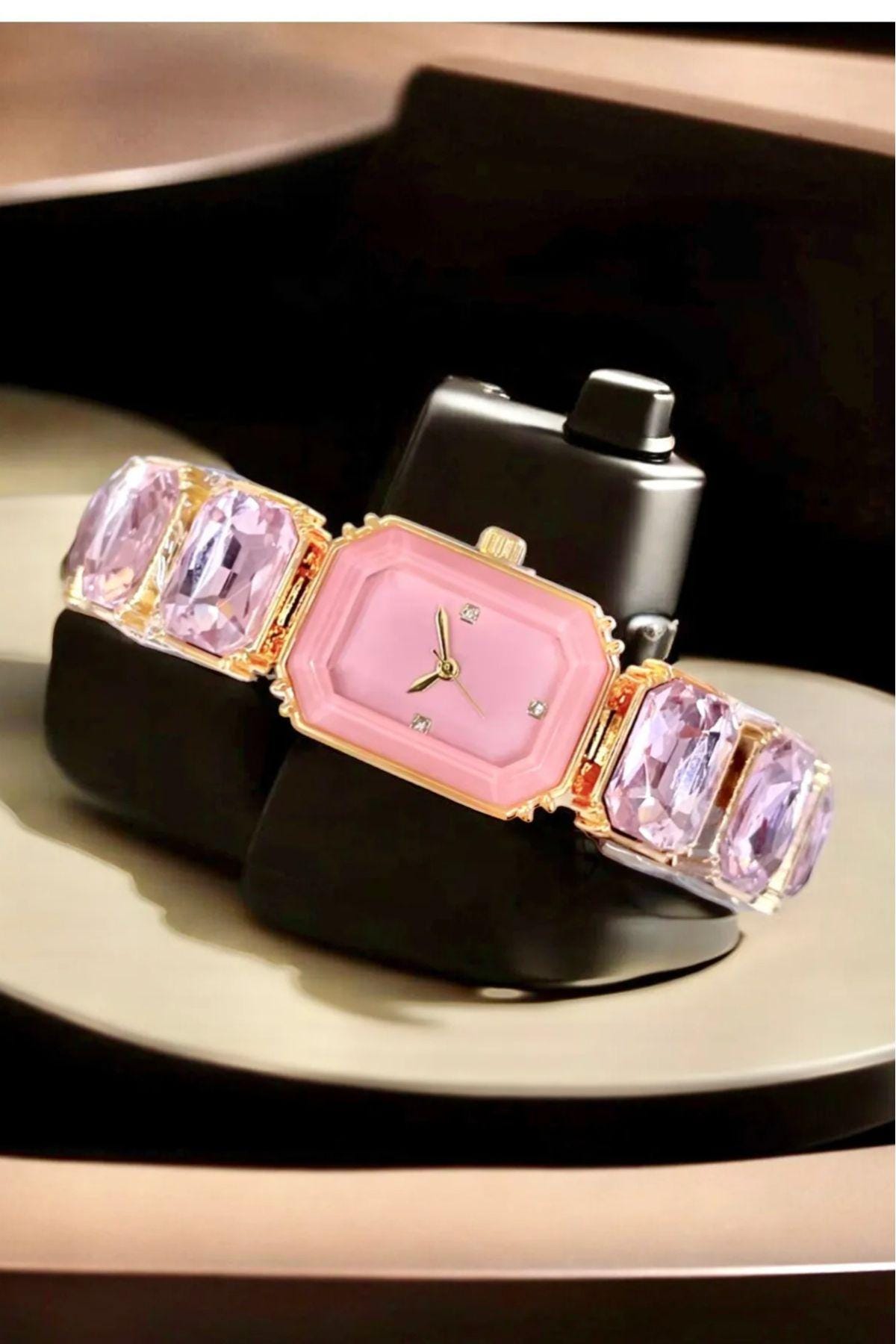 Women's Wristwatch with Large Stone Detail, Gold Color Women's Watch, Luminous Indexes, Easy to Use, White Design Dial