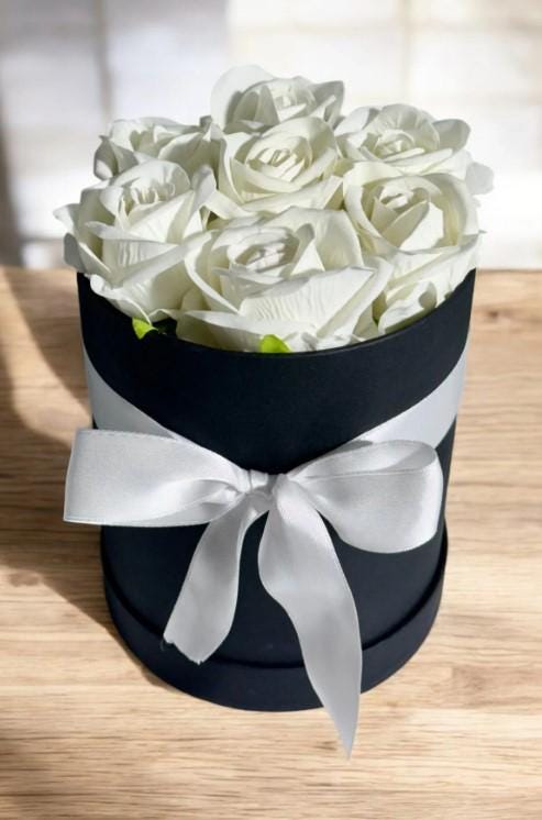 Best Handmade Rose Gift Box, Special Occasion Flower Basket, Perfect Birthday Gift for Girlfriend, Lover Romantic Red Rose Gift Box