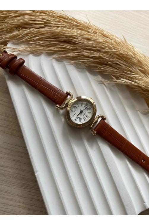 Retro Minimal Vintage Leather Band Women's Wristwatch Butterfly Model