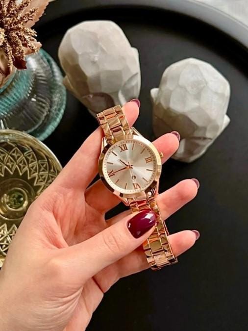 Women's Wristwatch with Calendar,Gold Color Women's Watch, Luminous Indexes, Easy to Use, White Design Dial, Elegant Design, Stylish