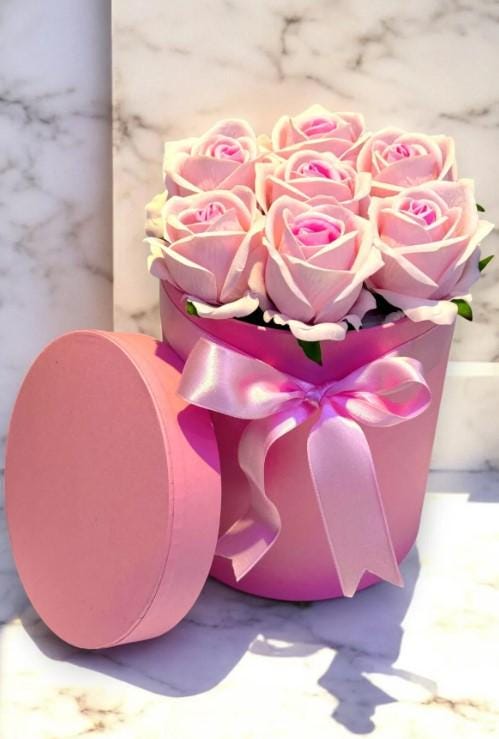 Best Handmade Rose Gift Box, Special Occasion Flower Basket, Perfect Birthday Gift for Girlfriend, Lover Romantic Red Rose Gift Box