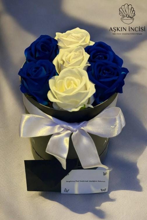 Best Handmade Rose Gift Box, Special Occasion Flower Basket, Perfect Birthday Gift for Girlfriend, Lover Romantic Red Rose Gift Box