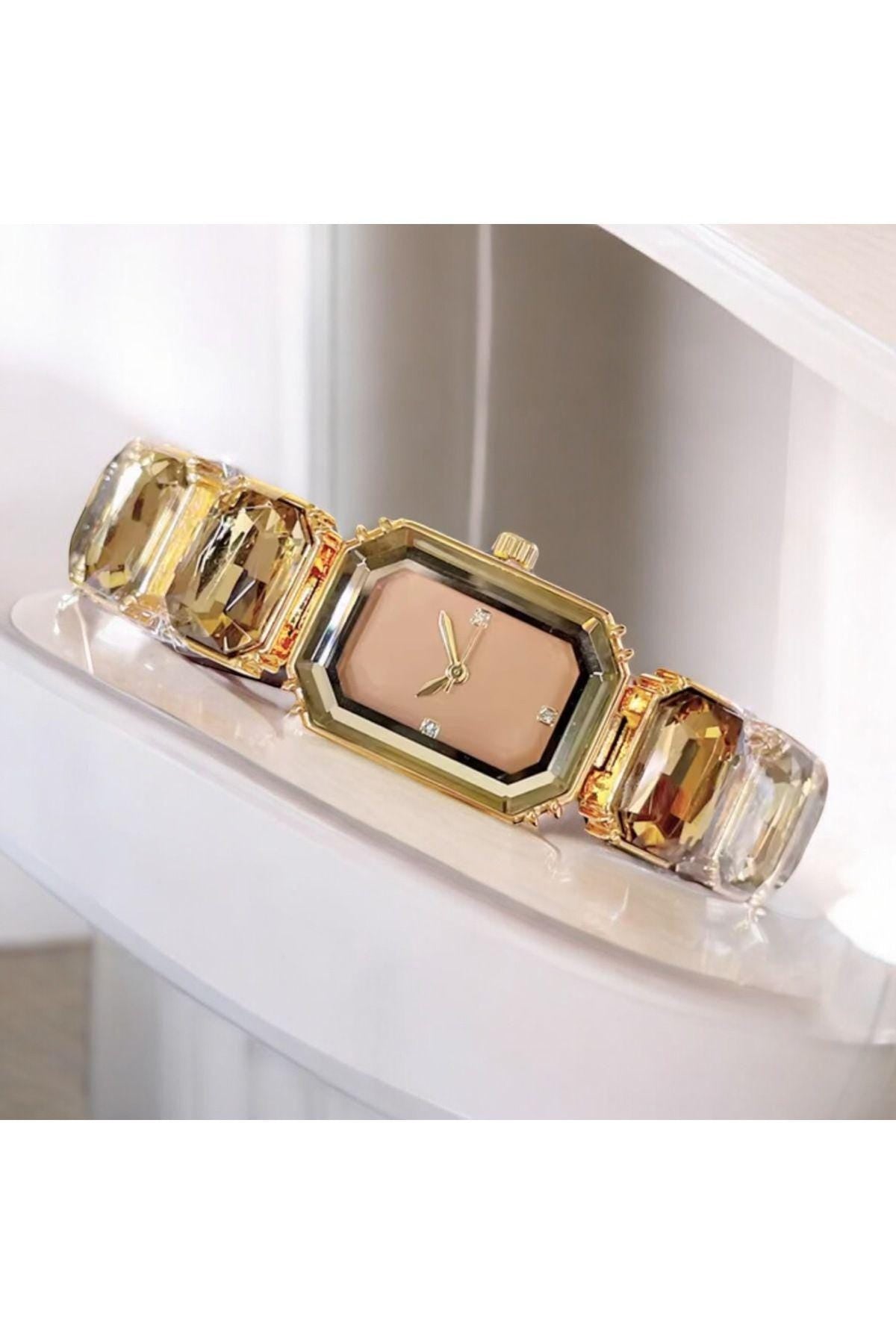 Women's Wristwatch with Large Stone Detail, Gold Color Women's Watch, Luminous Indexes, Easy to Use, White Design Dial