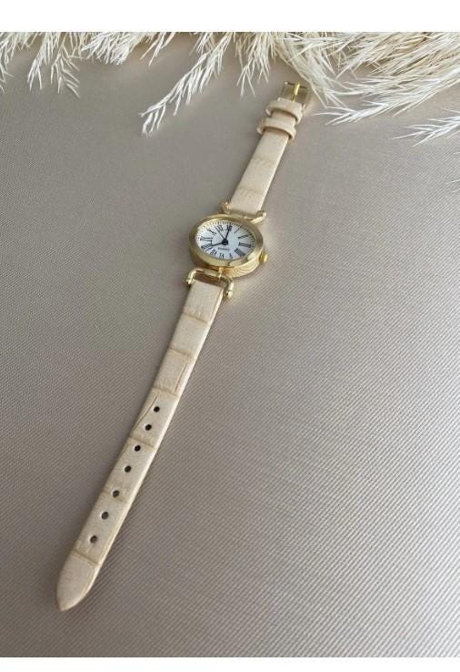 Retro Minimal Vintage Leather Band Women's Wristwatch Butterfly Model