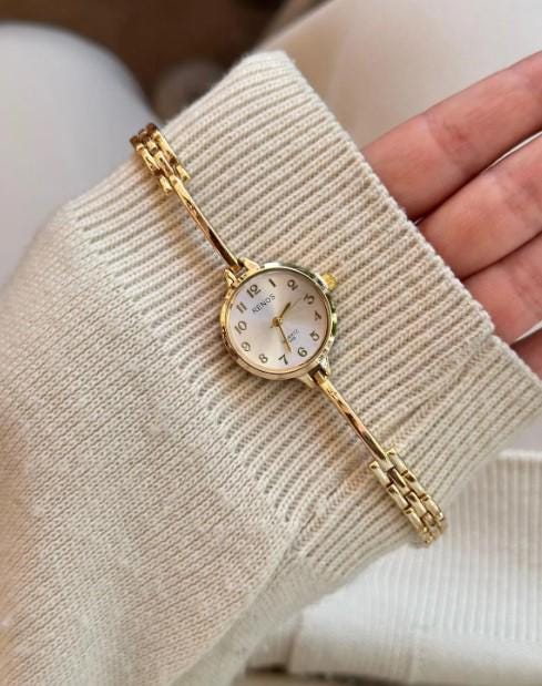 Metal Band Women's Wristwatch, Wrist Watch for Women, Vintage Design, Adjustable Band, White Dial, Valentine's Day Gift, Cool, Roman Numeral