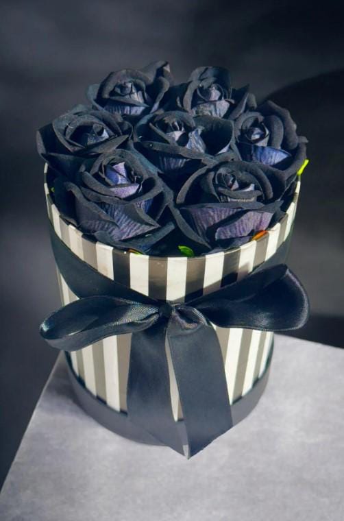 Best Handmade Rose Gift Box, Special Occasion Flower Basket, Perfect Birthday Gift for Girlfriend, Lover Romantic Red Rose Gift Box
