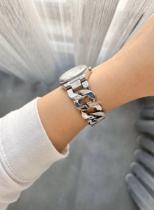 Women's Wristwatch with Chain Model, Woman Wrist Watch, Gold Colour Watch, Minimal Watch, Classy Design, Mother's Day Gift