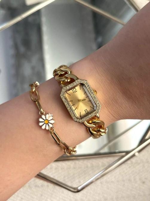 Women's Wristwatch with Chain Model, Woman Wrist Watch, Gold Colour Watch, Minimal Watch, Classy Design, Mother's Day Gift