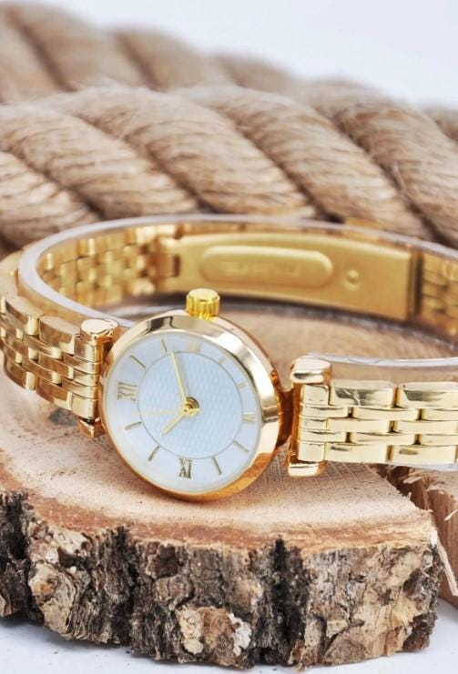 Gold Color Roman Numeral Minimal Retro Women's Wristwatch