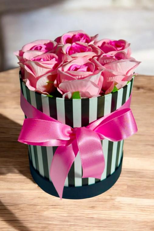 Best Handmade Rose Gift Box, Special Occasion Flower Basket, Perfect Birthday Gift for Girlfriend, Lover Romantic Red Rose Gift Box
