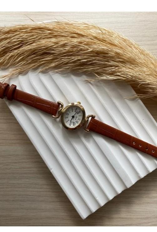 Retro Minimal Vintage Leather Band Women's Wristwatch Butterfly Model