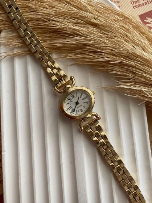 Retro Minimal Vintage Women's Wristwatch, Present for Her, Gold Colour, Vintage Design, White Dial, Mother's Day Gift, Cool, Roman Numeral