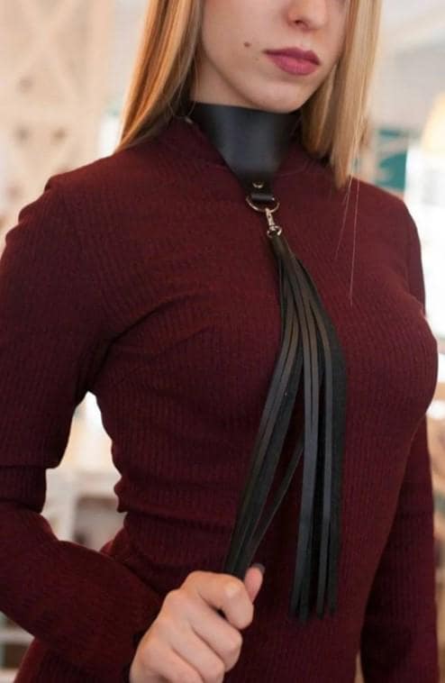 Stylish Leather Choker Neck Accessory with Tassels