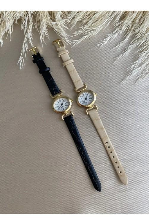 Retro Minimal Vintage Leather Band Women's Wristwatch Butterfly Model