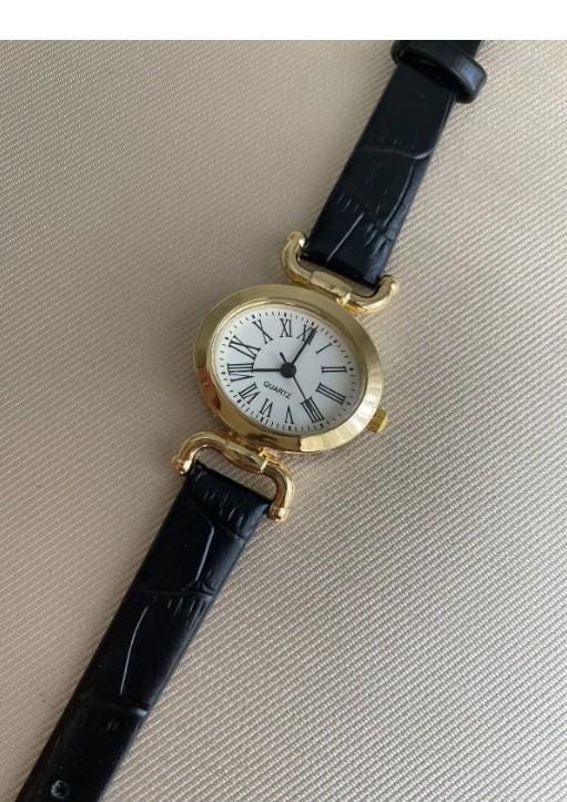 Retro Minimal Vintage Leather Band Women's Wristwatch Butterfly Model