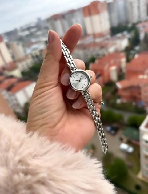 Vintage Metal Band Silver Color Women's Wristwatch, Gift for Women, Vintage Design,  Stylish, Valentine's Day Gift, Lux Women's Watch