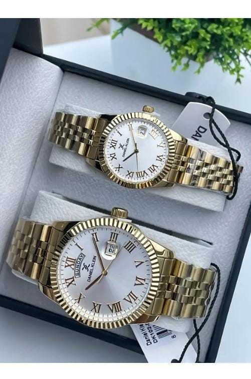 Gold Color Lover Couple Wristwatch with Steel Waterproof