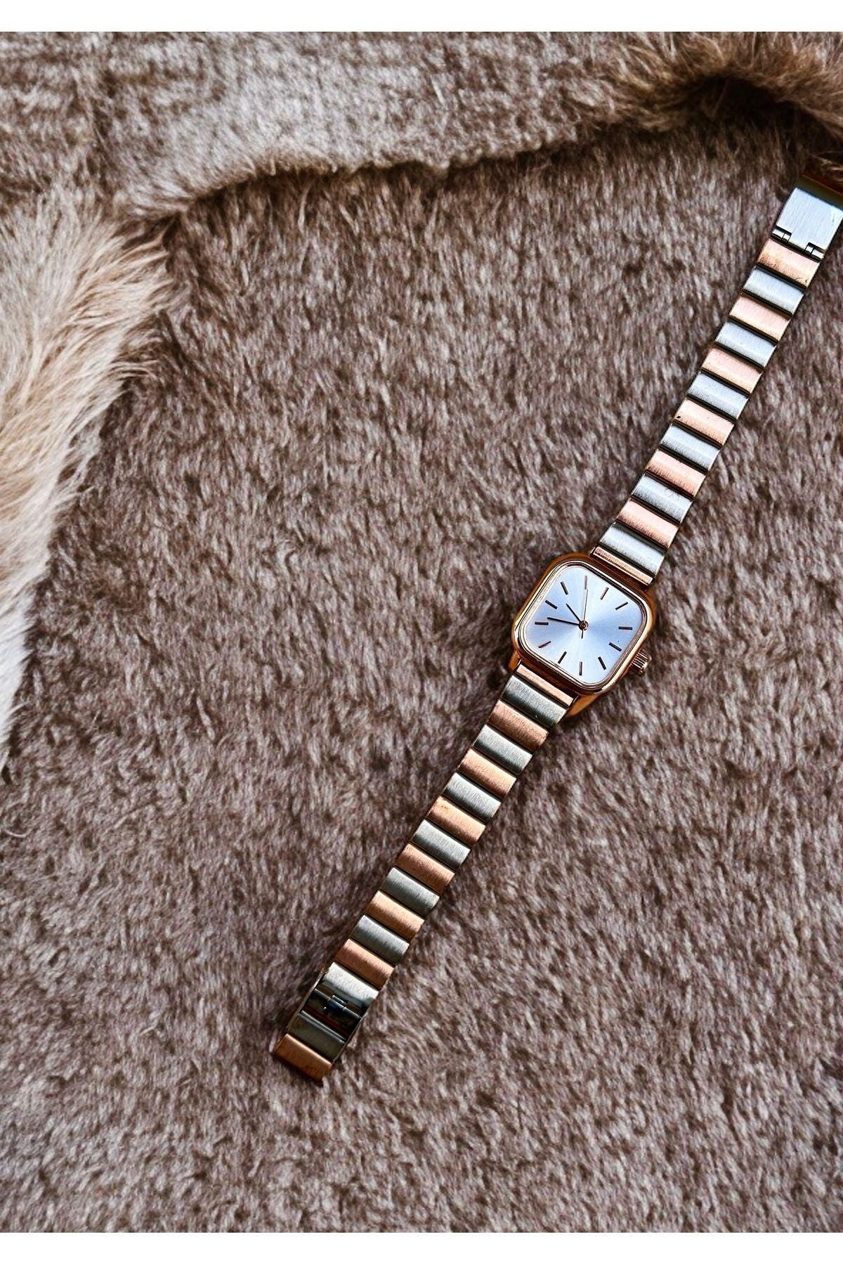 Wristwatch for Women, Gold Color, Gift for Women, Vintage Design, Adjustable Band, Stylish, Valentine's Day Gift, Lux Women's Watch